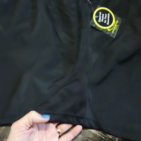 Core Running Shorts w pockets, built in panti styl liner + zippered pocket BLACK - Picture 10 of 15